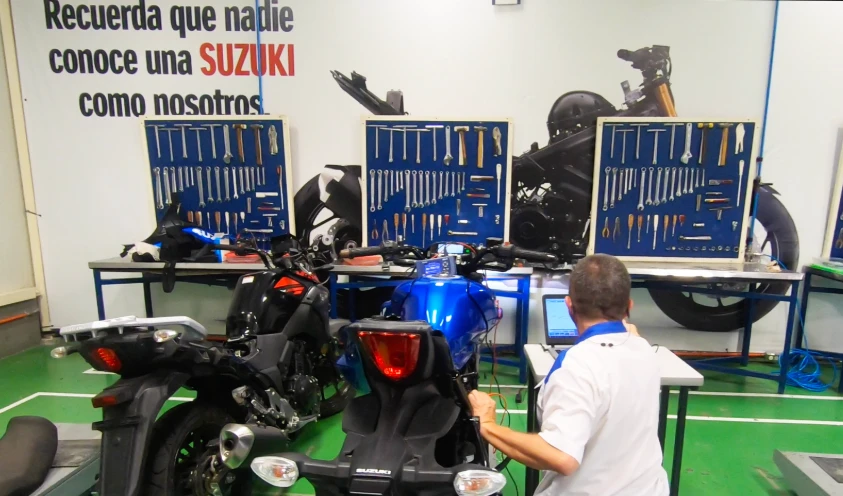 Herramientas certificadas taller Suzuki